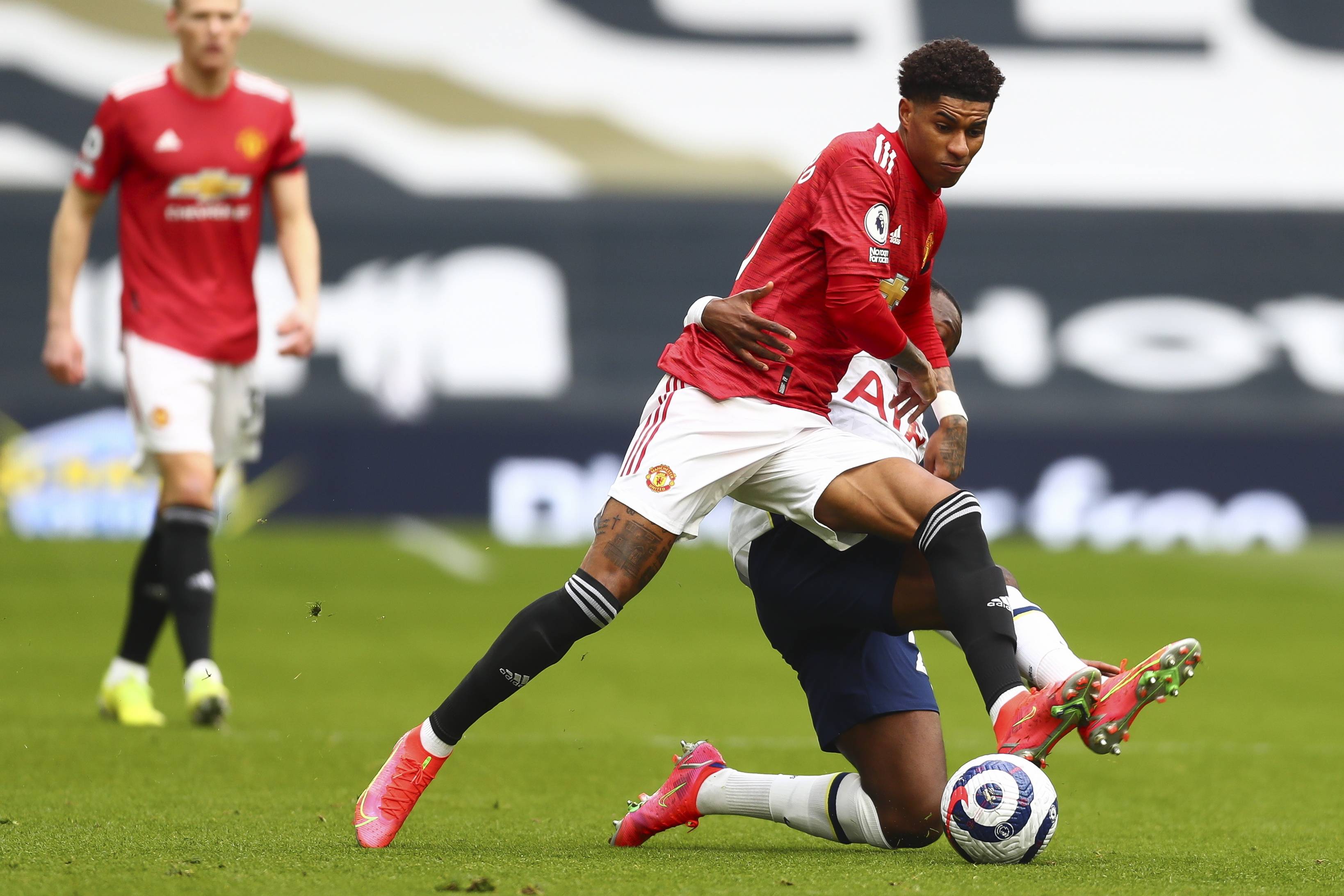 其赖以信赖 其赖以信赖